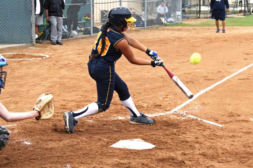 How to Choose the Perfect Softball Bat Length and Weight