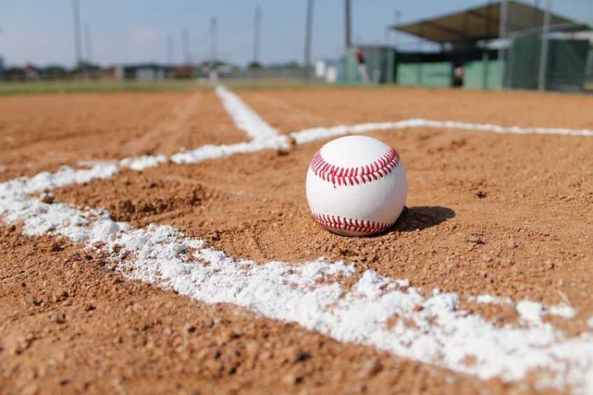 Baseball Language and Coaching Base Running - 365 Days to Better Baseball
