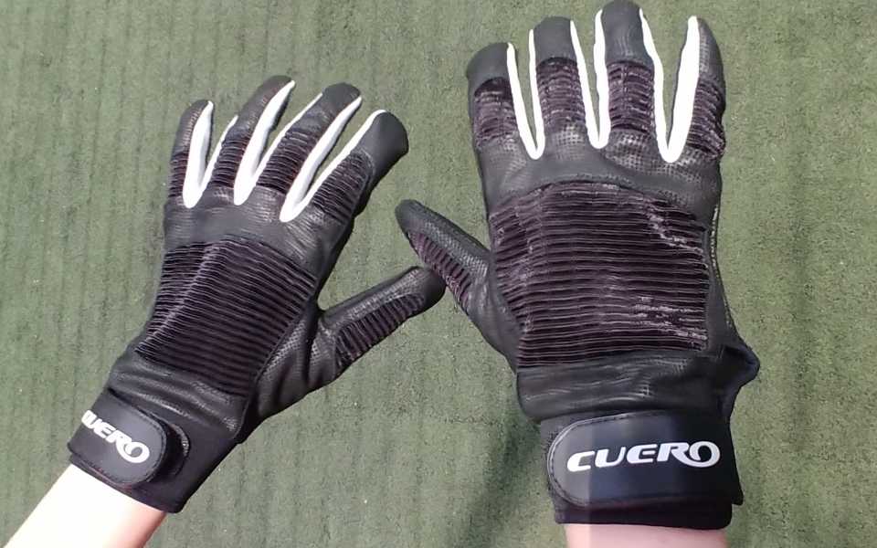 Cuero Batting Gloves Black & White